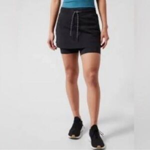 NWT Athleta Trekkie Skort Jupe-Short Black Size 10 Skirt Shorts Workout